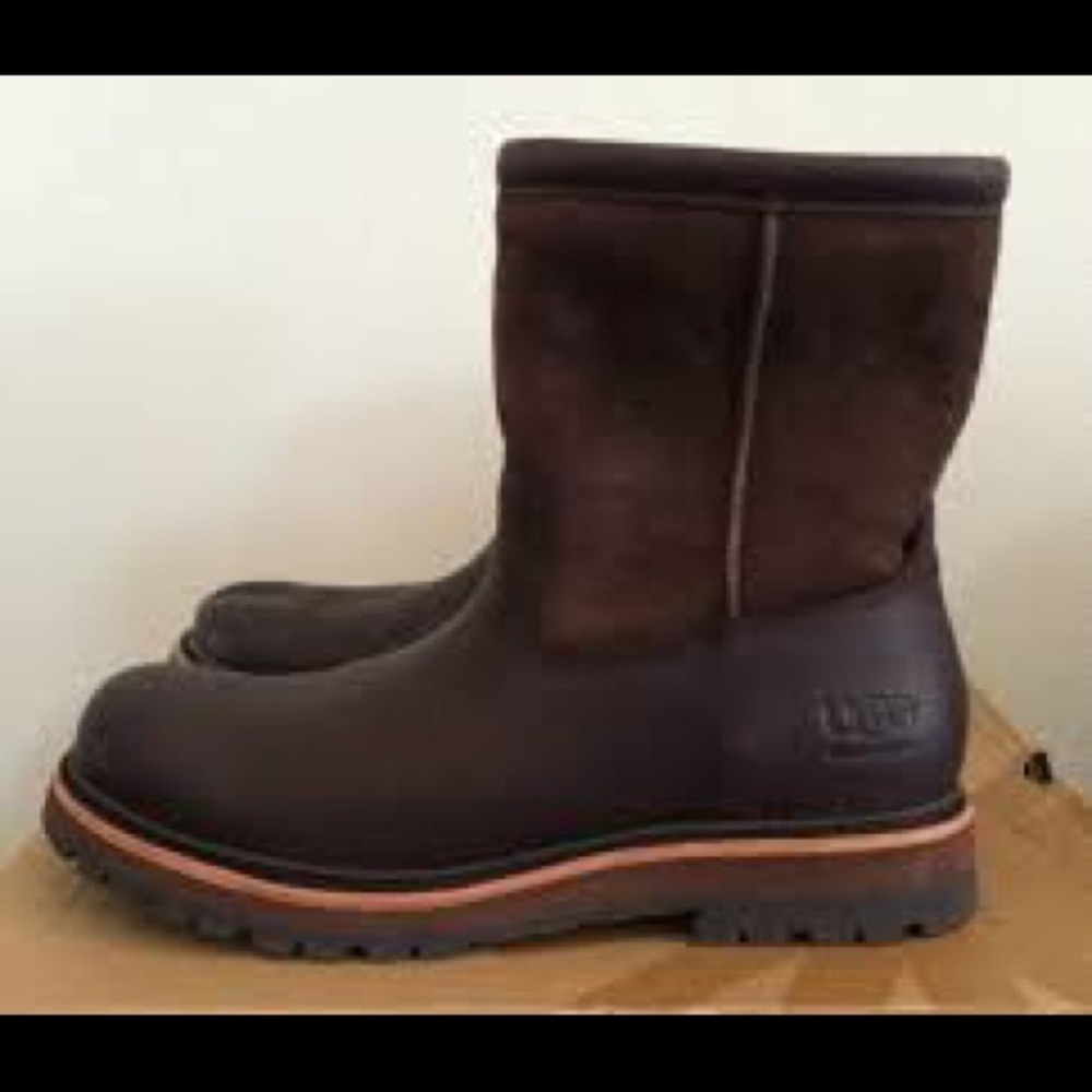 UGG  
Australia Men's Polson Boots